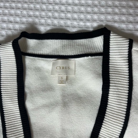 Cyrus sweater - Picture 2 of 3